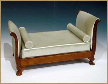 sleigh bed