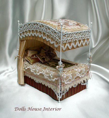 Wicker 4 post