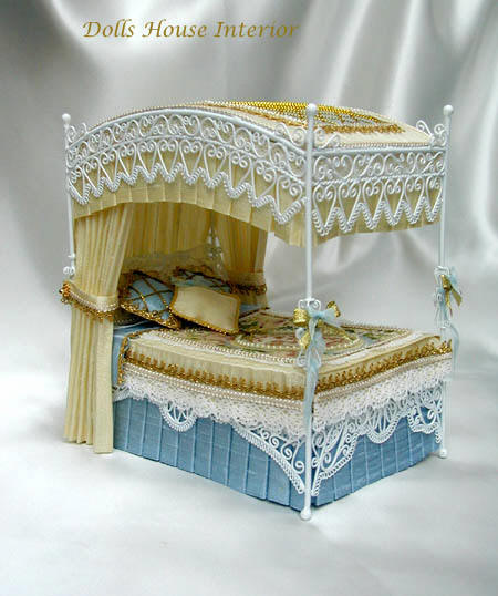 Wicker 4 post